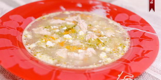 рассольник с курицей и сыром в горшочке