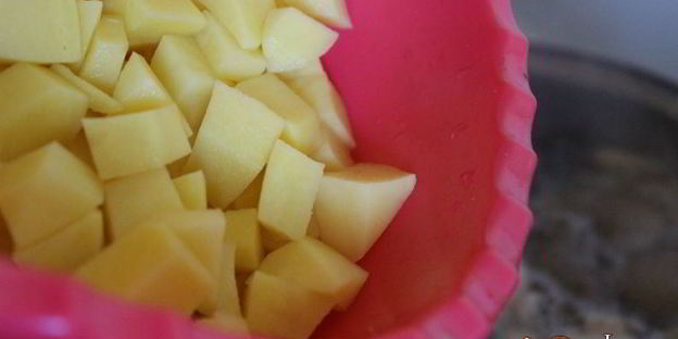 рассольник с маслятами и ветчиной