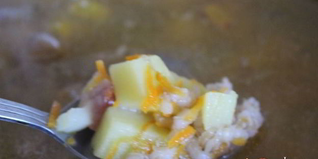 рассольник с маслятами и ветчиной