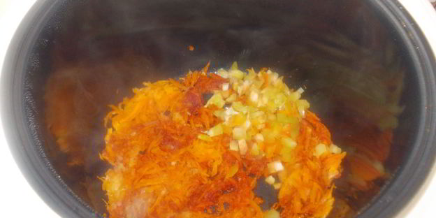 рассольник в мультиварке с перловкой