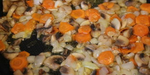 вкуснейший рассольник с шампиньонами на говяжьем бульоне