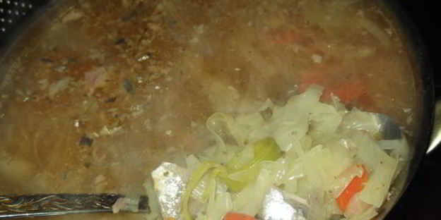 острые щи с рыбными консервами