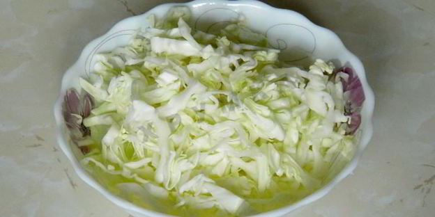 постные щи с фасолью, консервированной и капустой