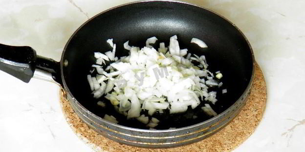 постные щи с фасолью, консервированной и капустой