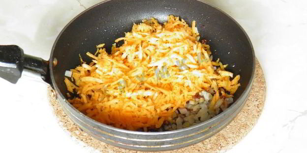 постные щи с фасолью, консервированной и капустой