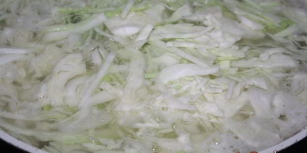 простые щи со свининой и свежей капустой