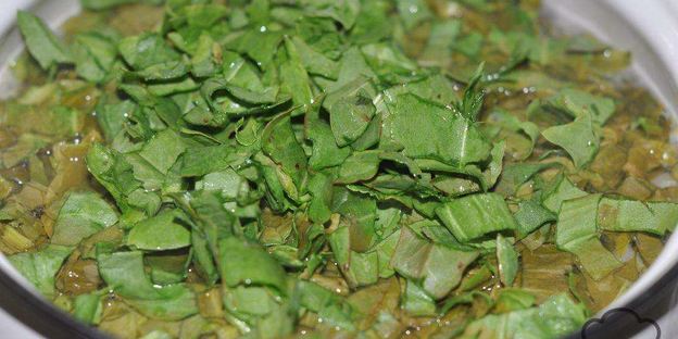 щавелевые щи с яйцом на курином бульоне