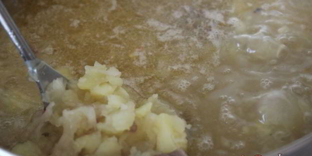 щи из квашенной капусты с болгарским перцем