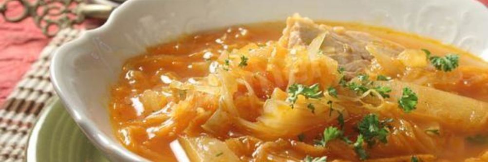 Щи из квашеной капусты со свининой