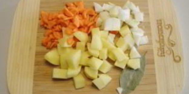 щи из щавеля и крапивы