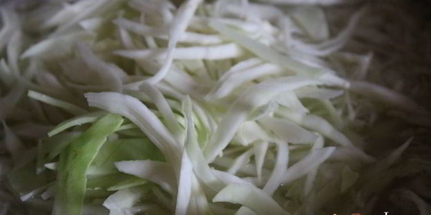 щи из свежей и квашеной капусты на курином бульоне