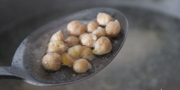 щи из свежей капусты с нутом