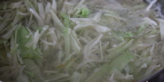 щи из свежей капусты с нутом