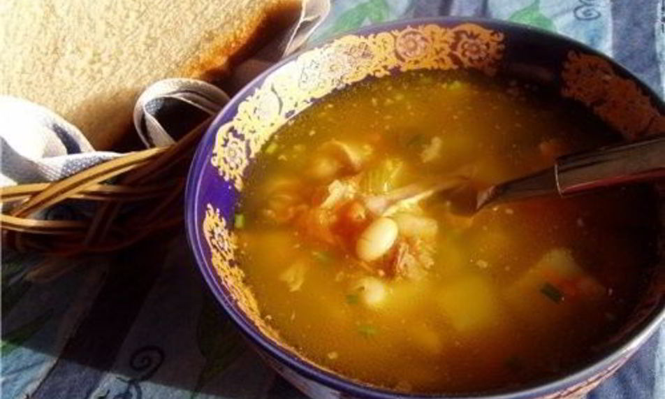 Рецепт щей из ячневой крупы, тушеной капусты и фасоли со свининой