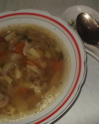 Щи на курином бульоне с шампиньонами