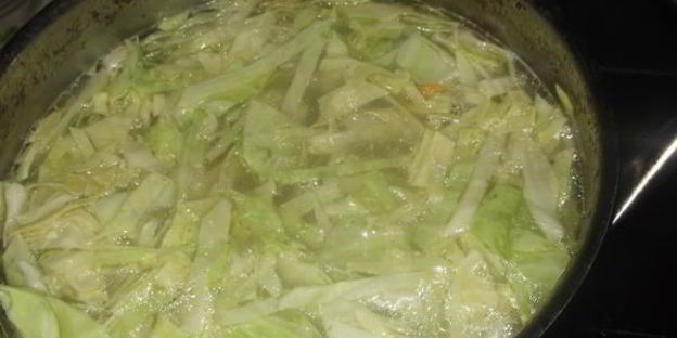 щи на курином бульоне с шампиньонами