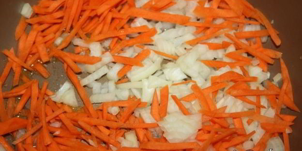 щи с квашеной капустой и молодым щавлем