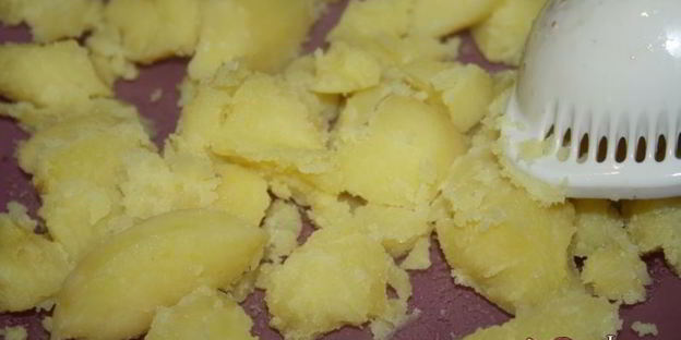 щи с квашеной капустой и молодым щавлем