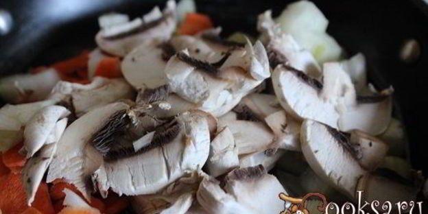 щи со шпинатом и шампиньонами