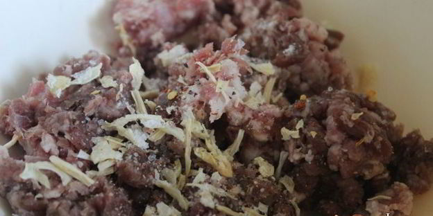 зеленые весенние щи с фрикадельками