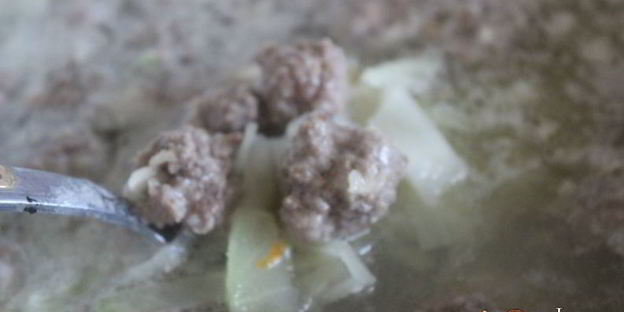 зеленые весенние щи с фрикадельками