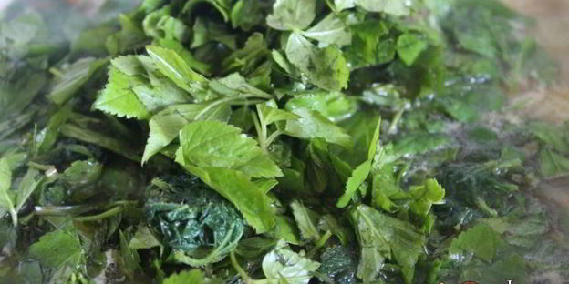 зеленые весенние щи с фрикадельками