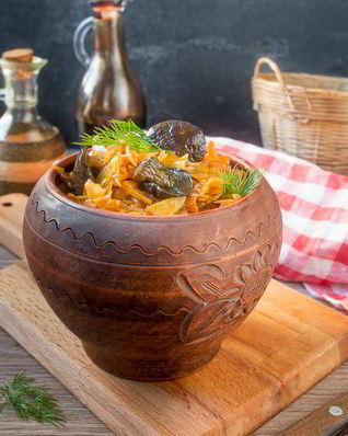 Капустная солянка с грибами