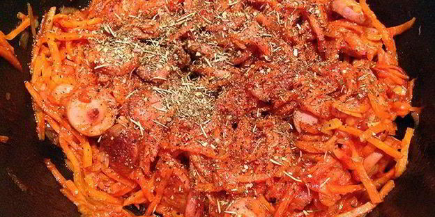 капустная солянка с сосисками