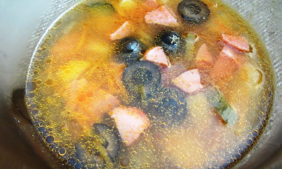 Рецепт мясной солянки с маслинами