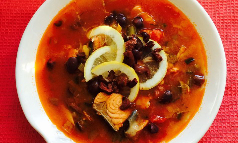 Рецепт рыбной солянки из трех видов лососевых