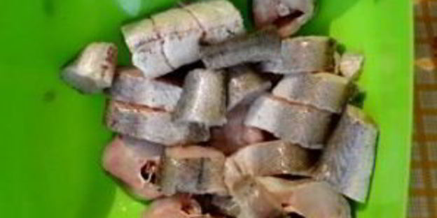 рыбная солянка с крабовыми палочками