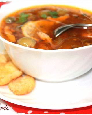 Сборная солянка на курином бульоне