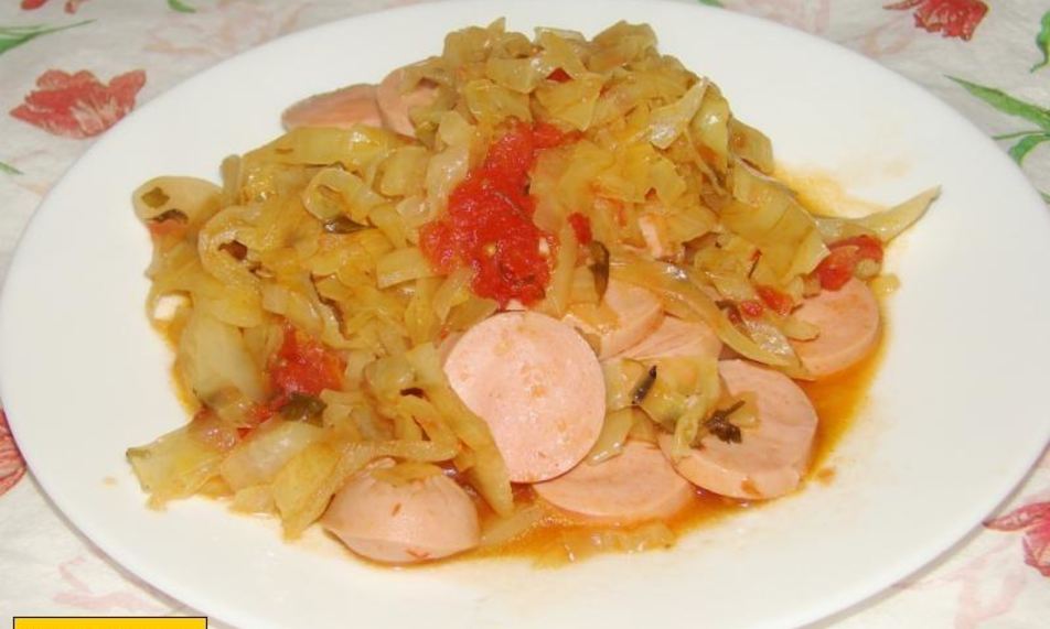 Рецепт солянки из капусты с сосисками