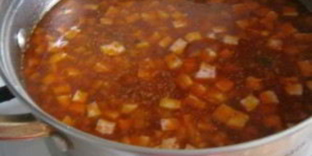 солянка по-домашнему с колбасой