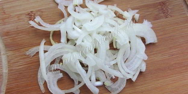 солянка с колбасой и курицей