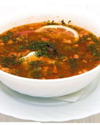 Солянка с колбасой в мультиварке