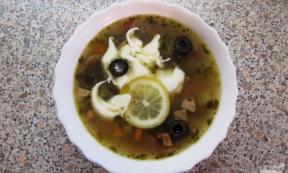 Рецепт солянки с маслинами