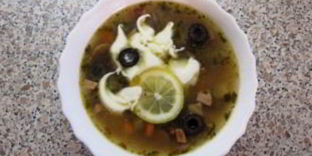 солянка с маслинами