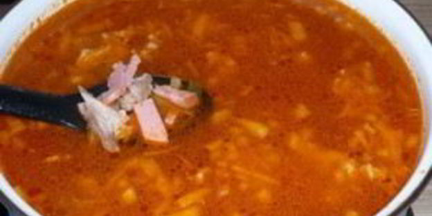 солянка с мясом и колбасой