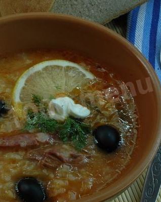 Суп солянка с копченостями и рисом