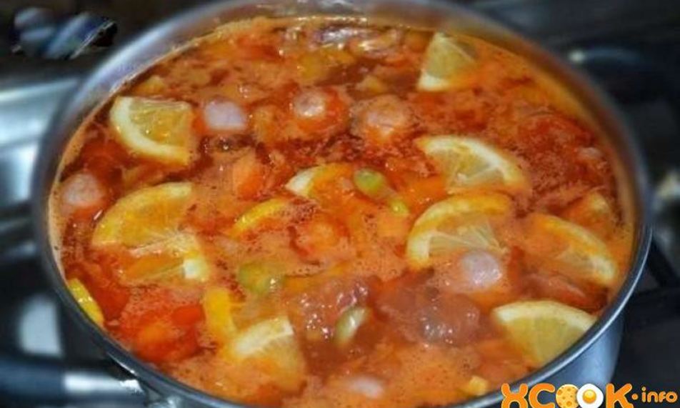 Рецепт супа солянка с сосисками