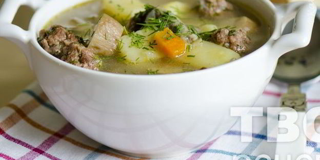 суп из белых грибов с фрикадельками