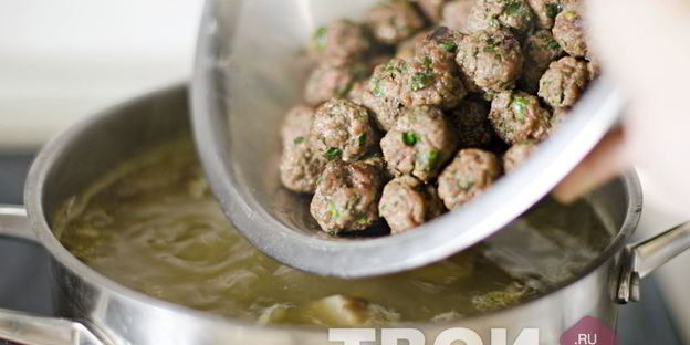 суп из белых грибов с фрикадельками