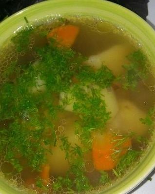 Суп из куриных сердечек и желудков с гречкой