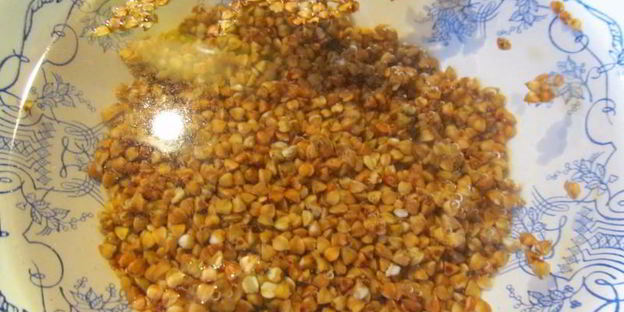 суп из куриных сердечек и желудков с гречкой