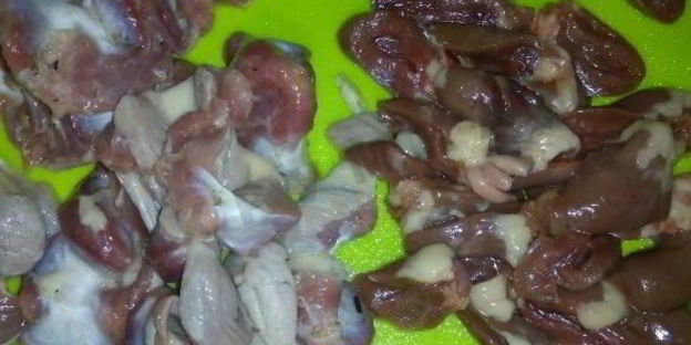 суп из куриных сердечек и желудков с гречкой