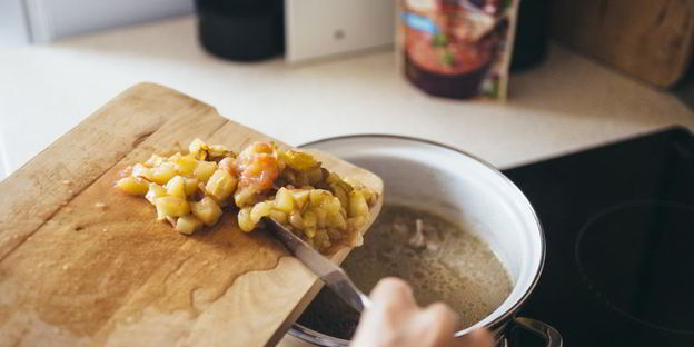 харчо по-грузински со сливами