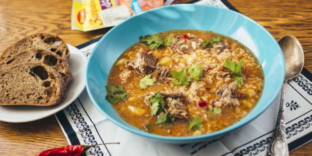 харчо по-грузински со сливами