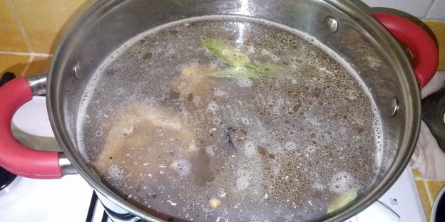 харчо с орехами и черносливом