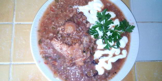 харчо с орехами и черносливом